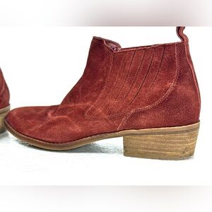 Gianni Bini Stand Bye Amber Suede Booties  9.5M